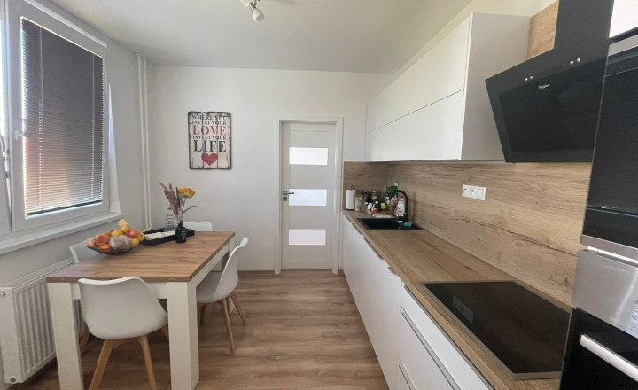 Prenajmem pekný 3 izbový byt s balkónom v Nových Zámkoch