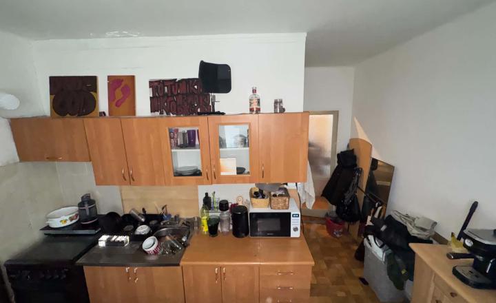 Exkluzívne! Predám 1 izbový byt s balkónom v Nových Zámkoch - fotografia 4