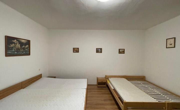 Prenajmem 3 izbový rodinný dom v Nesvadoch - fotografia 3