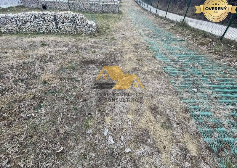 Predám stavebný pozemok v obci Podhájska