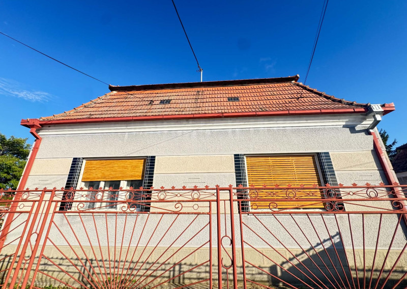 Predám dom s veľkým pozemkom vo Dvoroch nad Žitavou