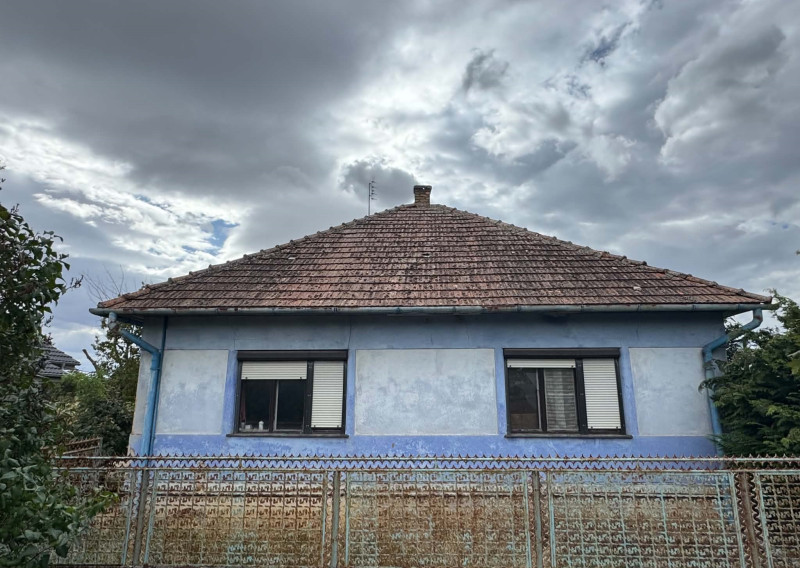 Predám dom s veľkým pozemkom v obci Rastislavice